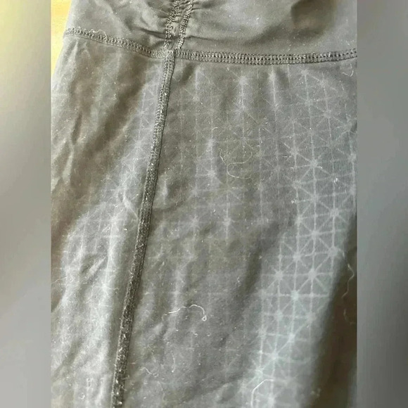 Lululemon Black Print Leggings Scrunched With Zippers Size 6 - Picture 6 of 12